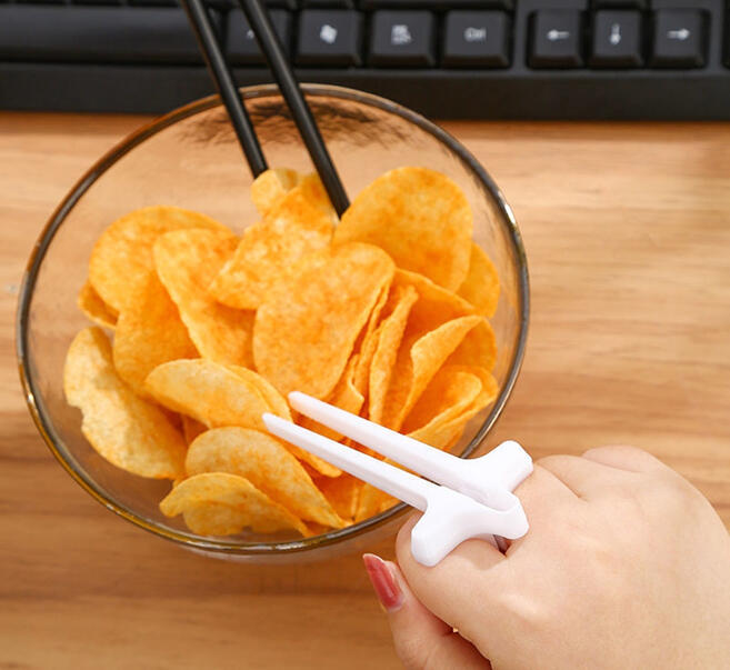 Hands-free Chopsticks for Snacking